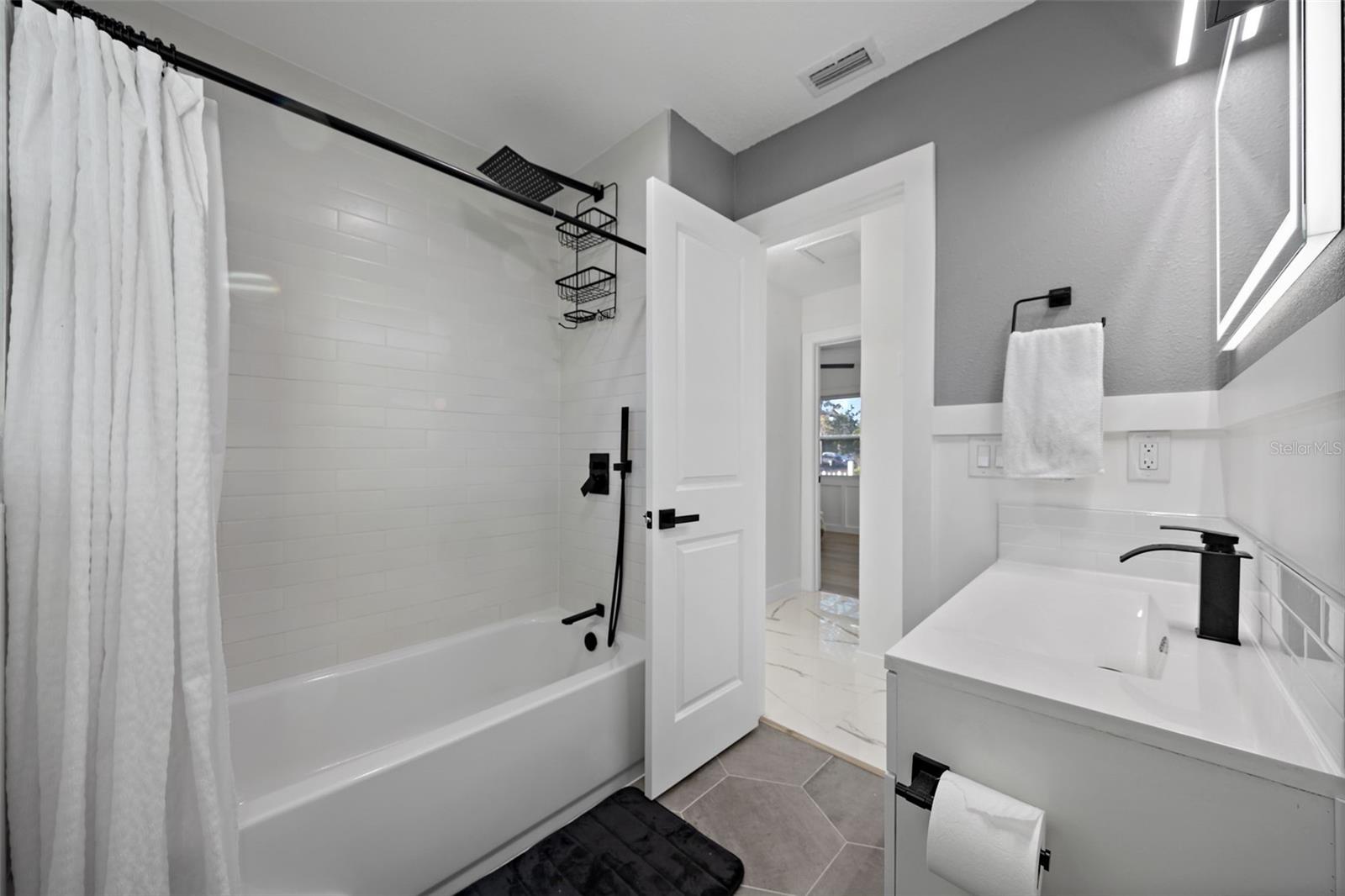 Listing photo id 19 for 1600 Connecticut Avenue Ne