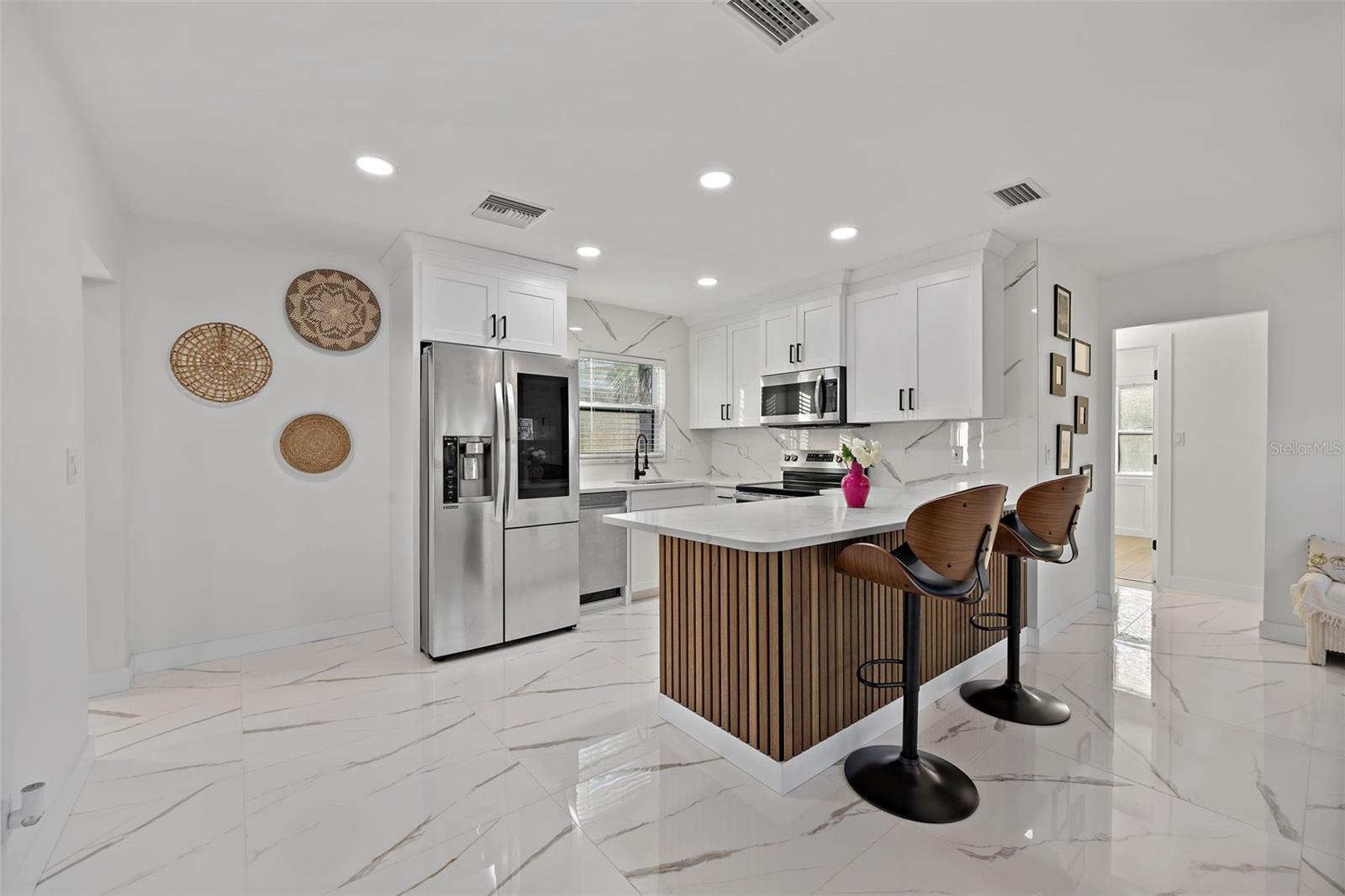 Listing photo id 25 for 1600 Connecticut Avenue Ne