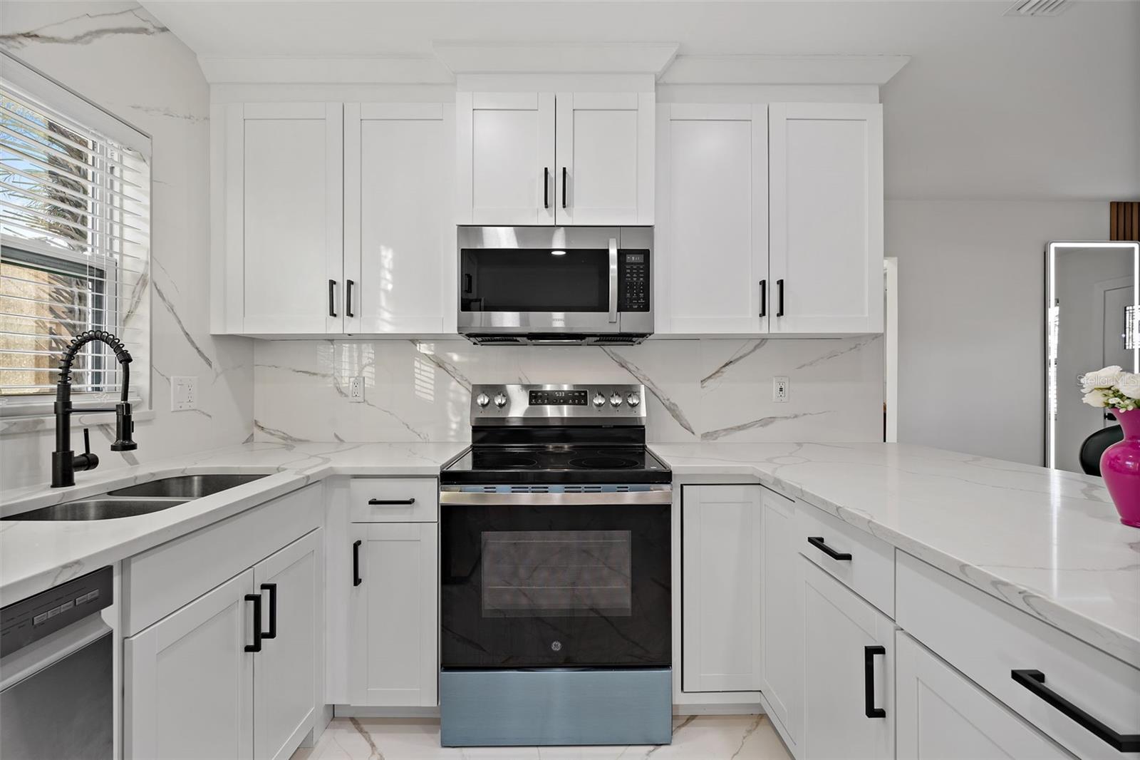 Listing photo id 28 for 1600 Connecticut Avenue Ne