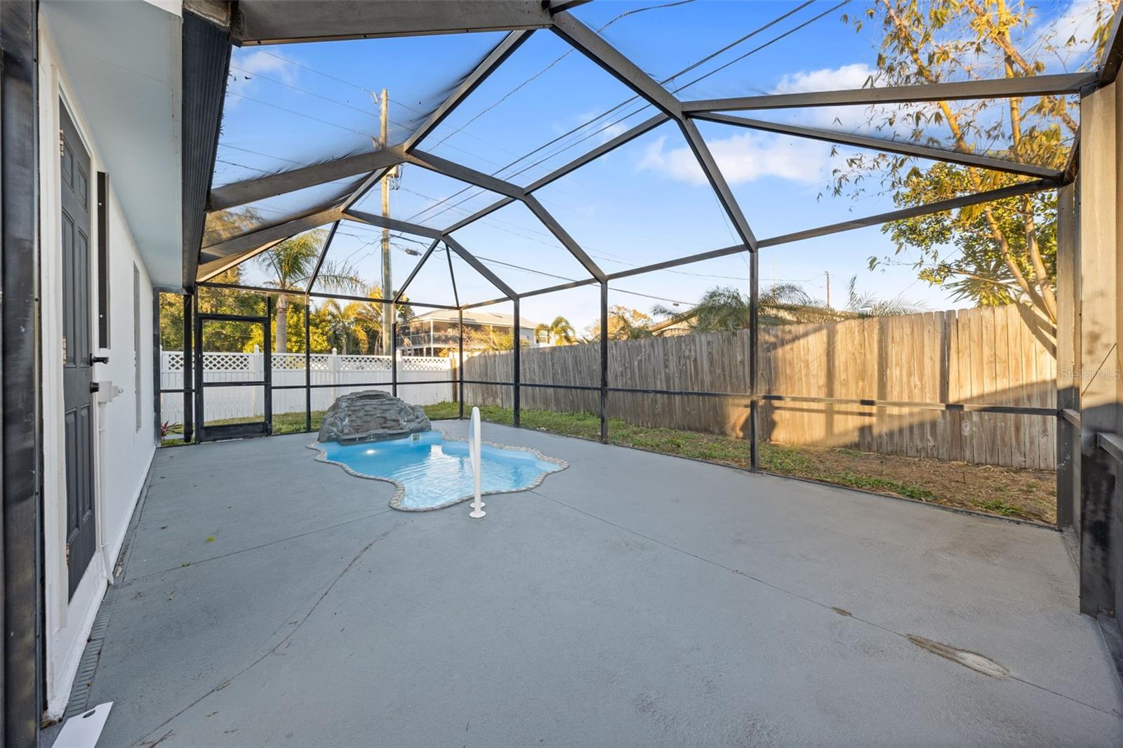 Listing photo id 31 for 1600 Connecticut Avenue Ne