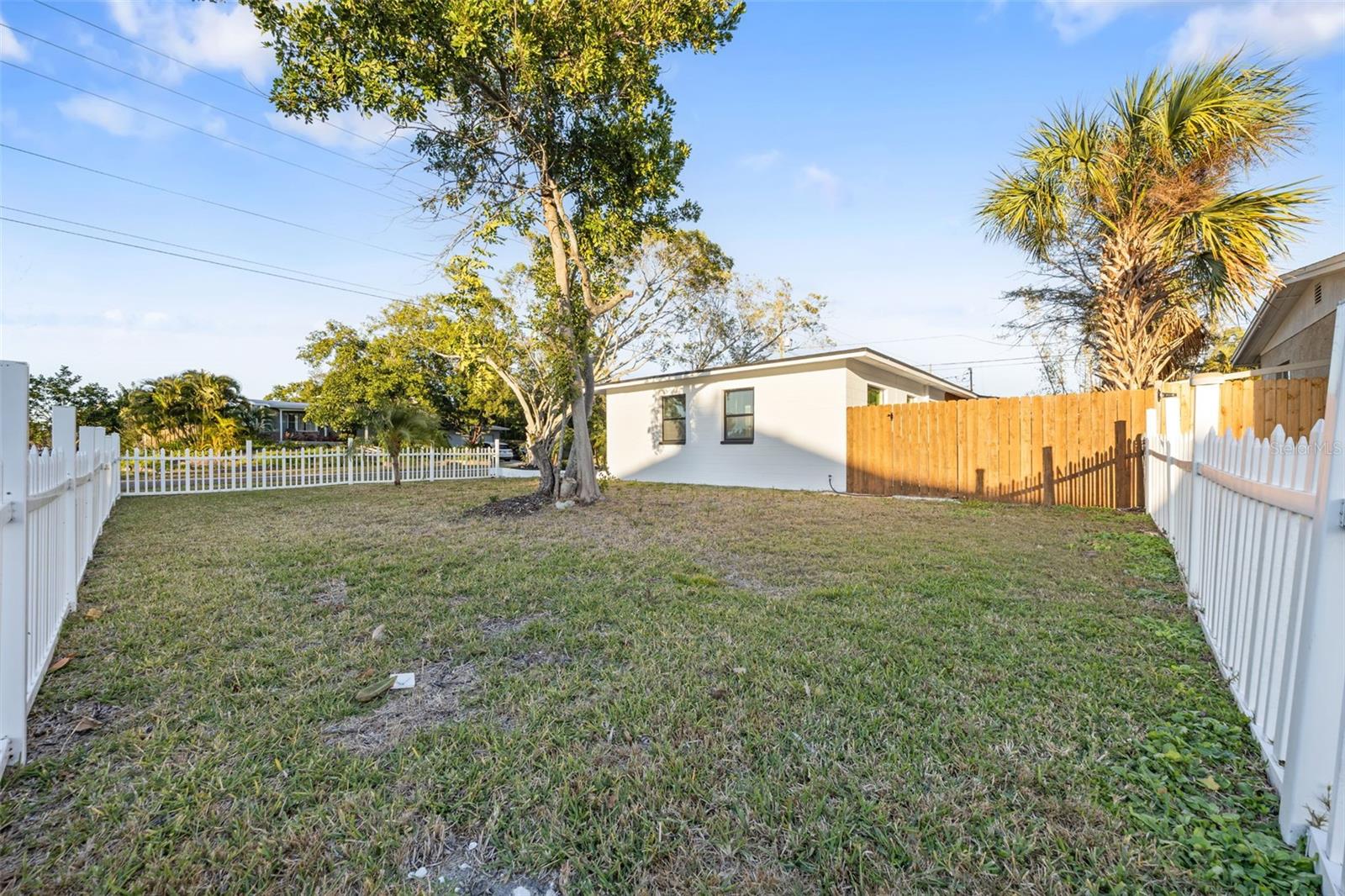 Listing photo id 34 for 1600 Connecticut Avenue Ne