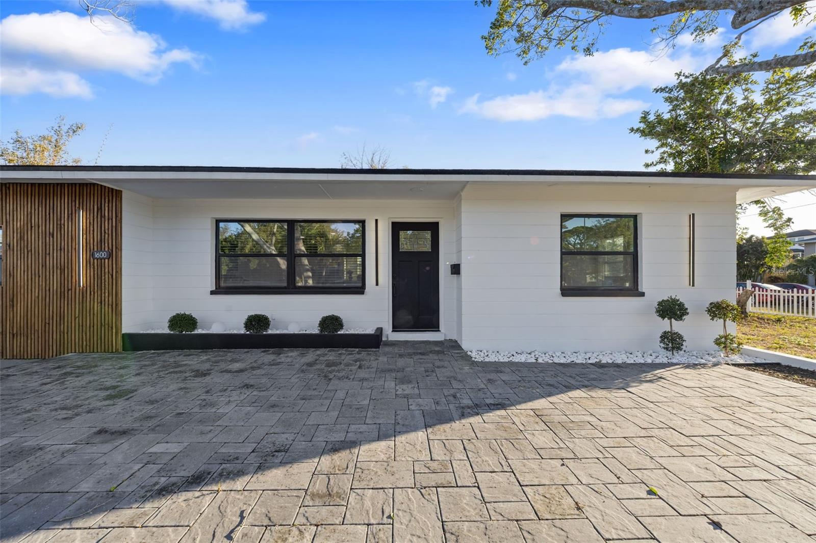 Listing photo id 4 for 1600 Connecticut Avenue Ne