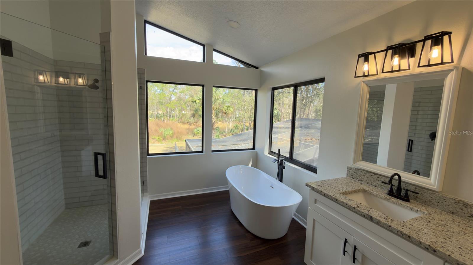 Image 17 of 31 For 8140 Pimlico Place