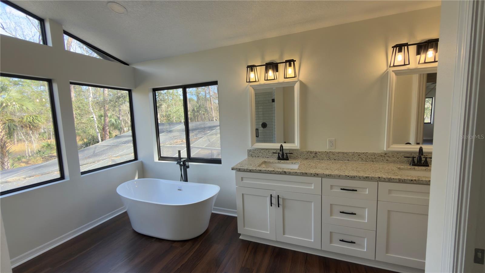 Image 18 of 31 For 8140 Pimlico Place