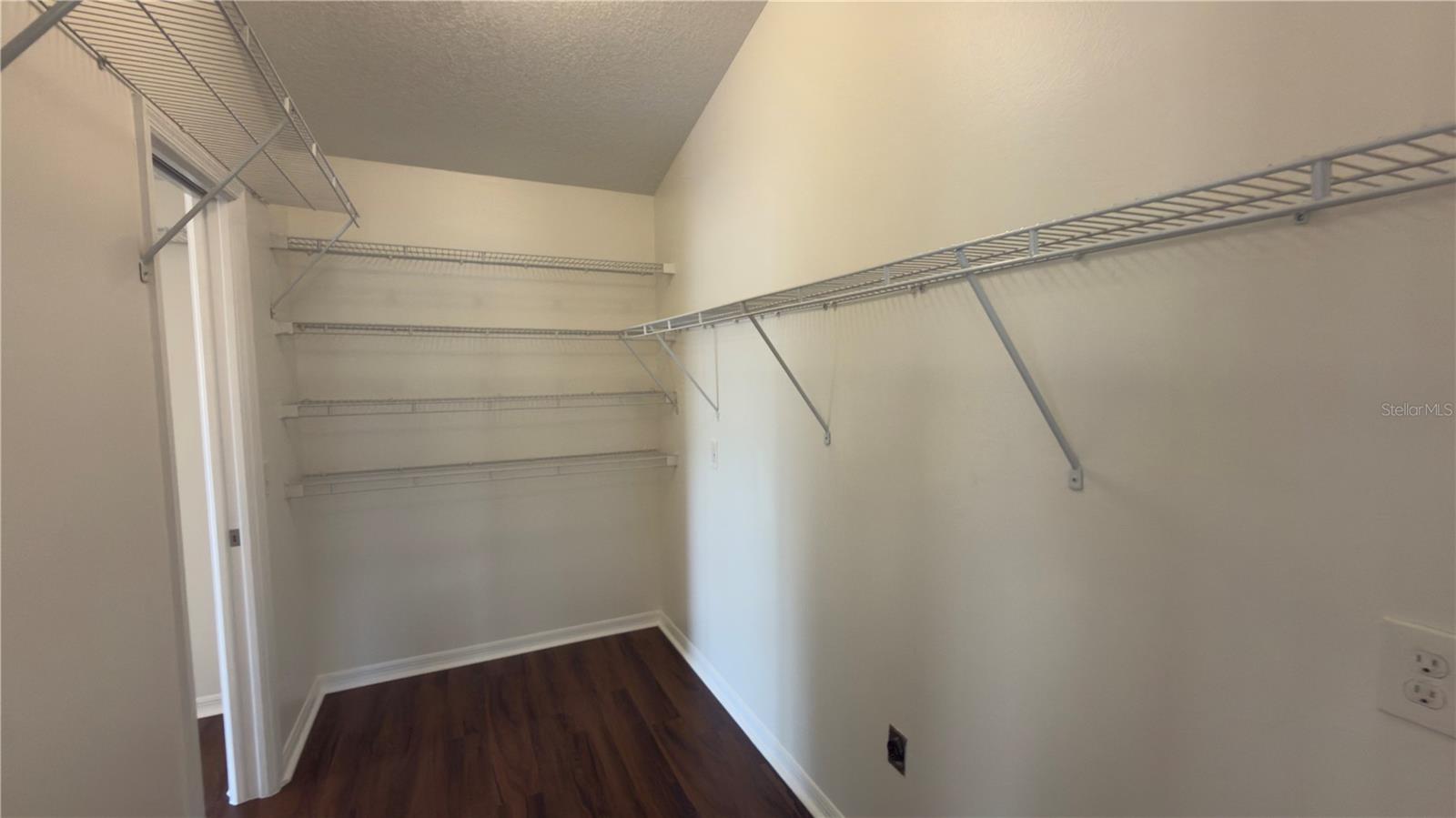 Image 19 of 31 For 8140 Pimlico Place