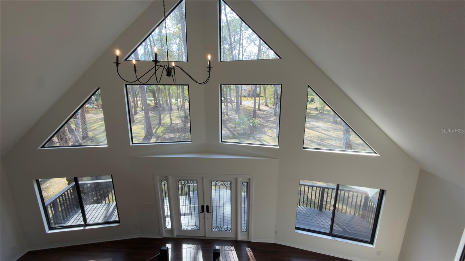 Image 3 of 31 For 8140 Pimlico Place