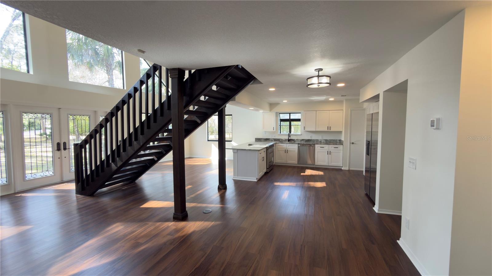 Image 5 of 31 For 8140 Pimlico Place