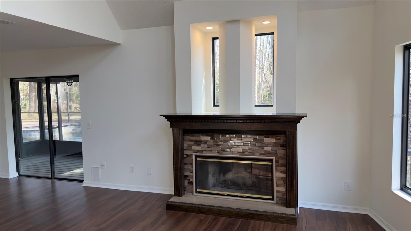 Image 7 of 31 For 8140 Pimlico Place