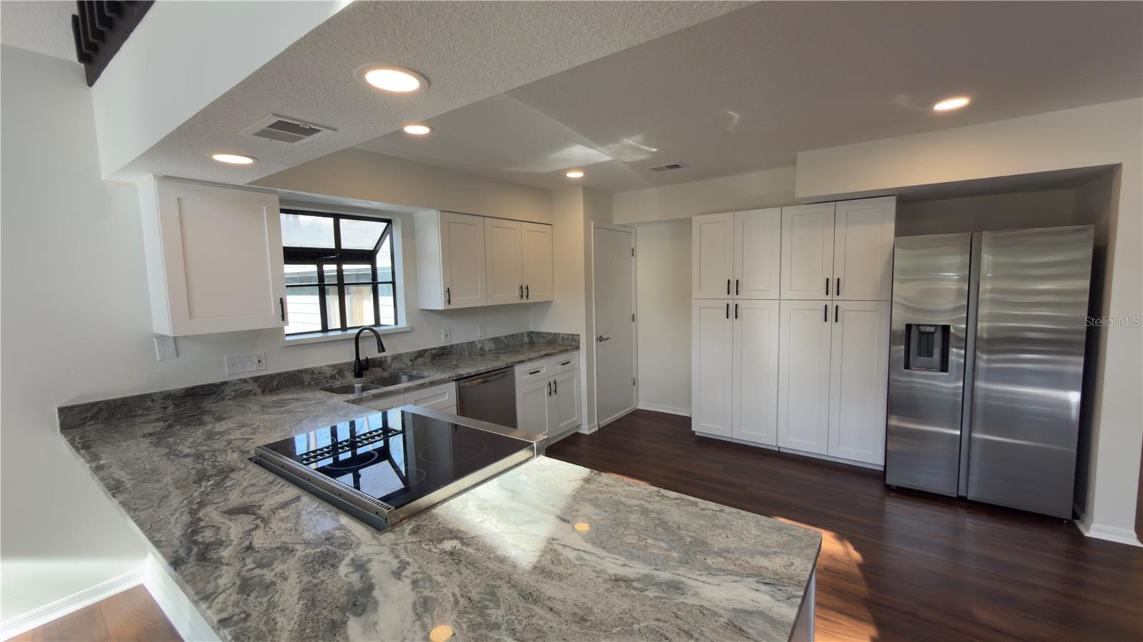 Image 9 of 31 For 8140 Pimlico Place