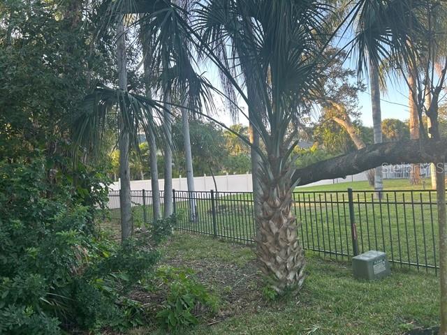 Image 4 of 6 For 13311 72nd Terrace N