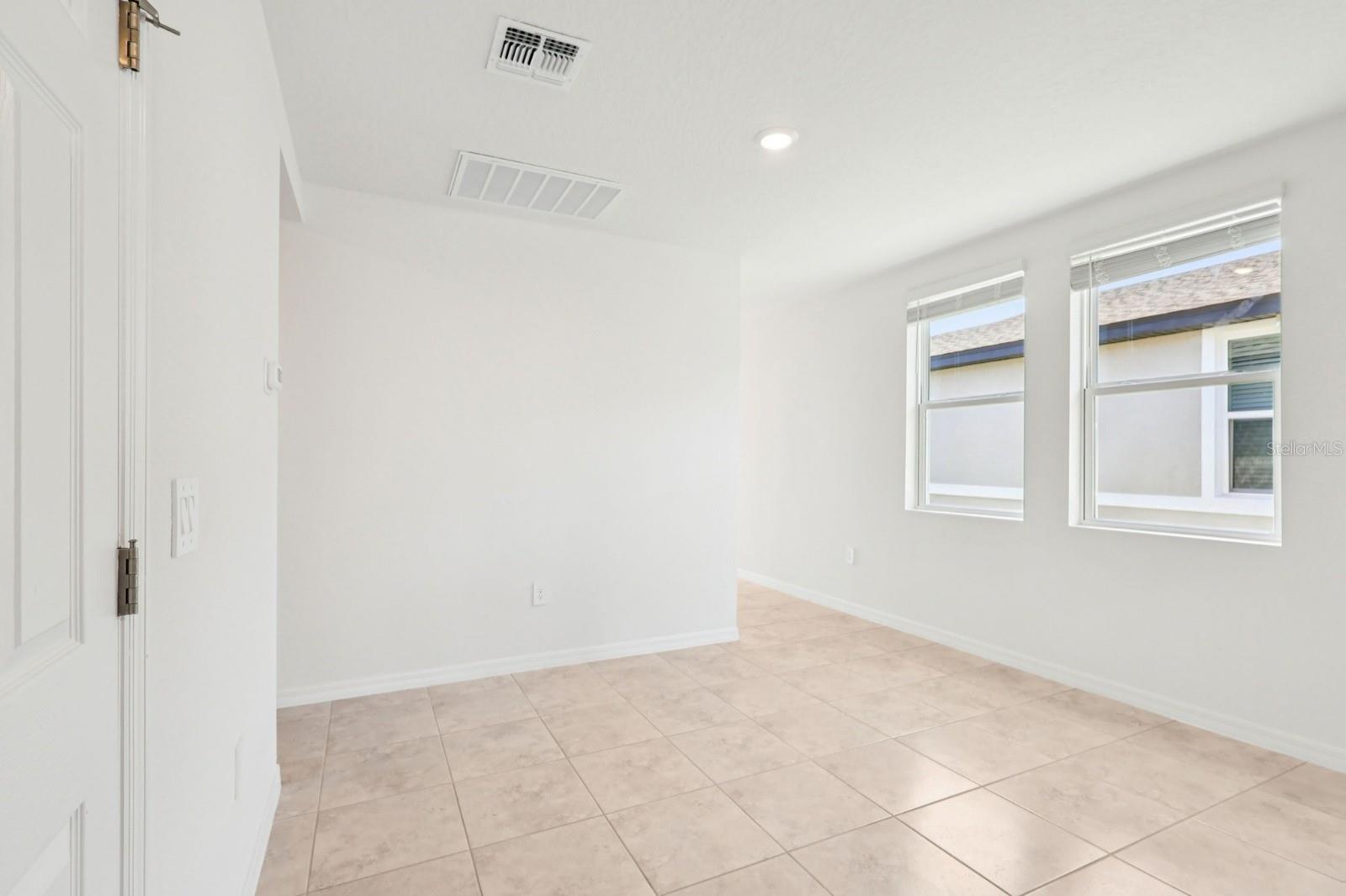 Image 29 of 32 For 622 Pennywort Street