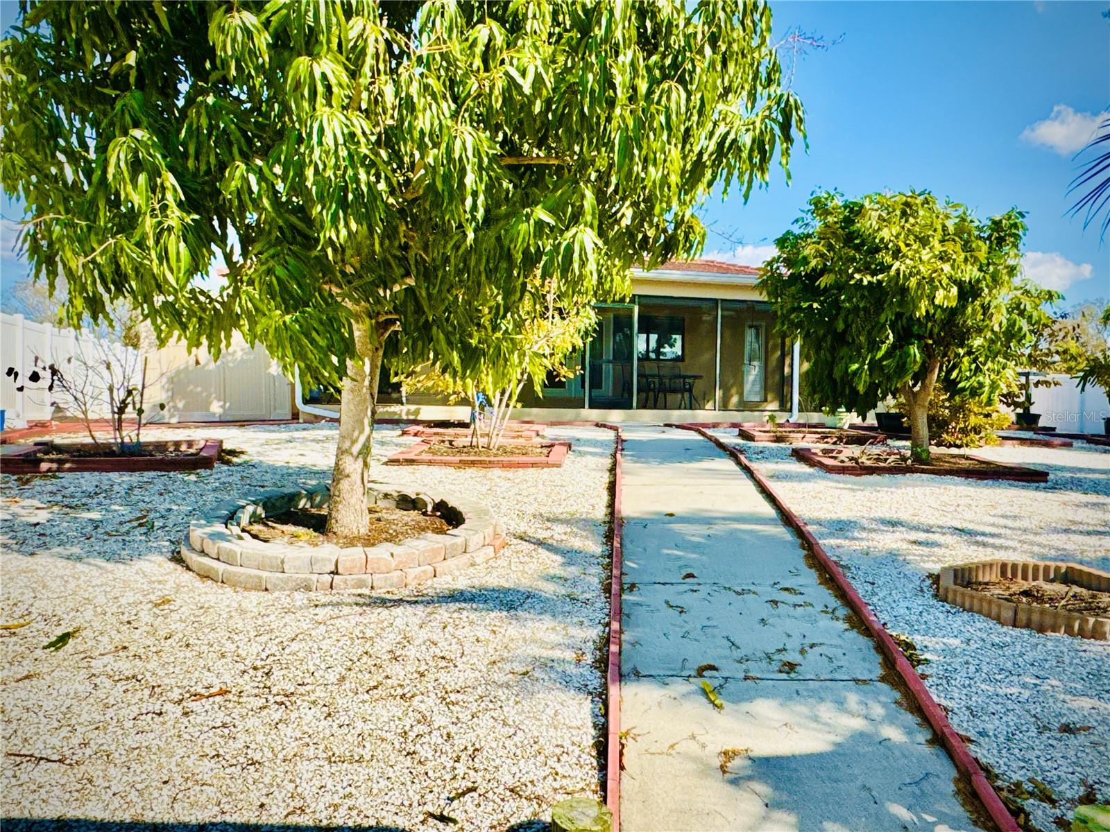 Image 36 of 42 For 6512 Manila Palm Way