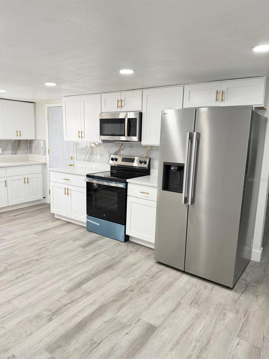 Image 30 of 45 For 12707 Colony Road