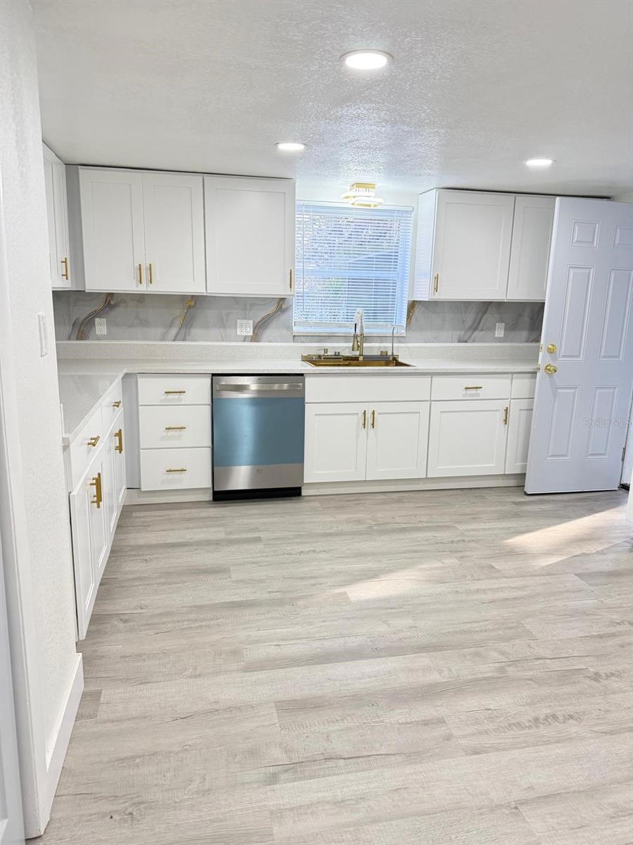 Image 31 of 45 For 12707 Colony Road