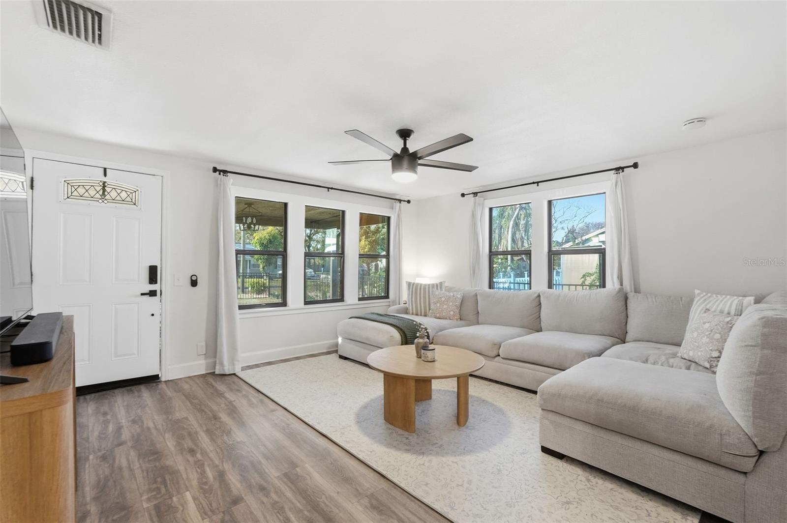 Image 3 of 31 For 3835 4th Avenue N