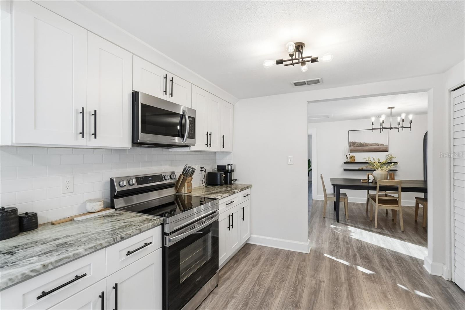 Image 5 of 31 For 3835 4th Avenue N