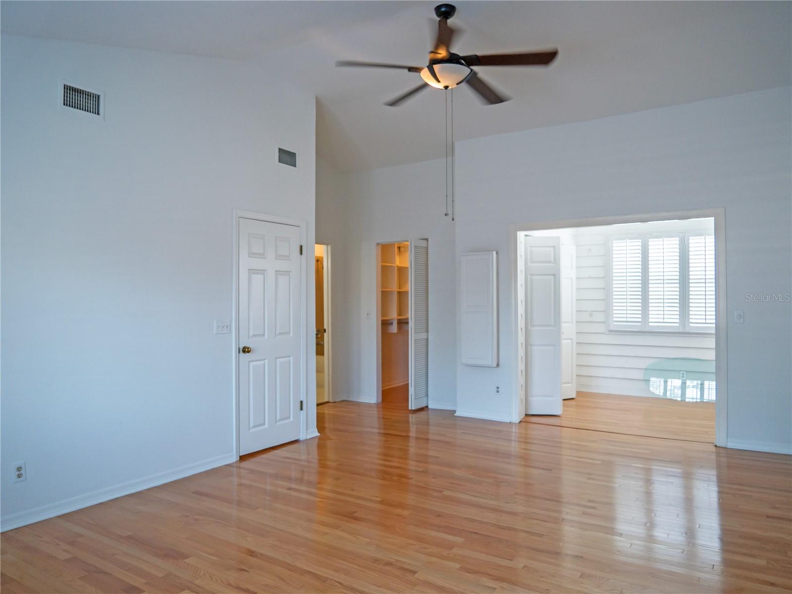 Image 16 of 37 For 325 17th Avenue Ne