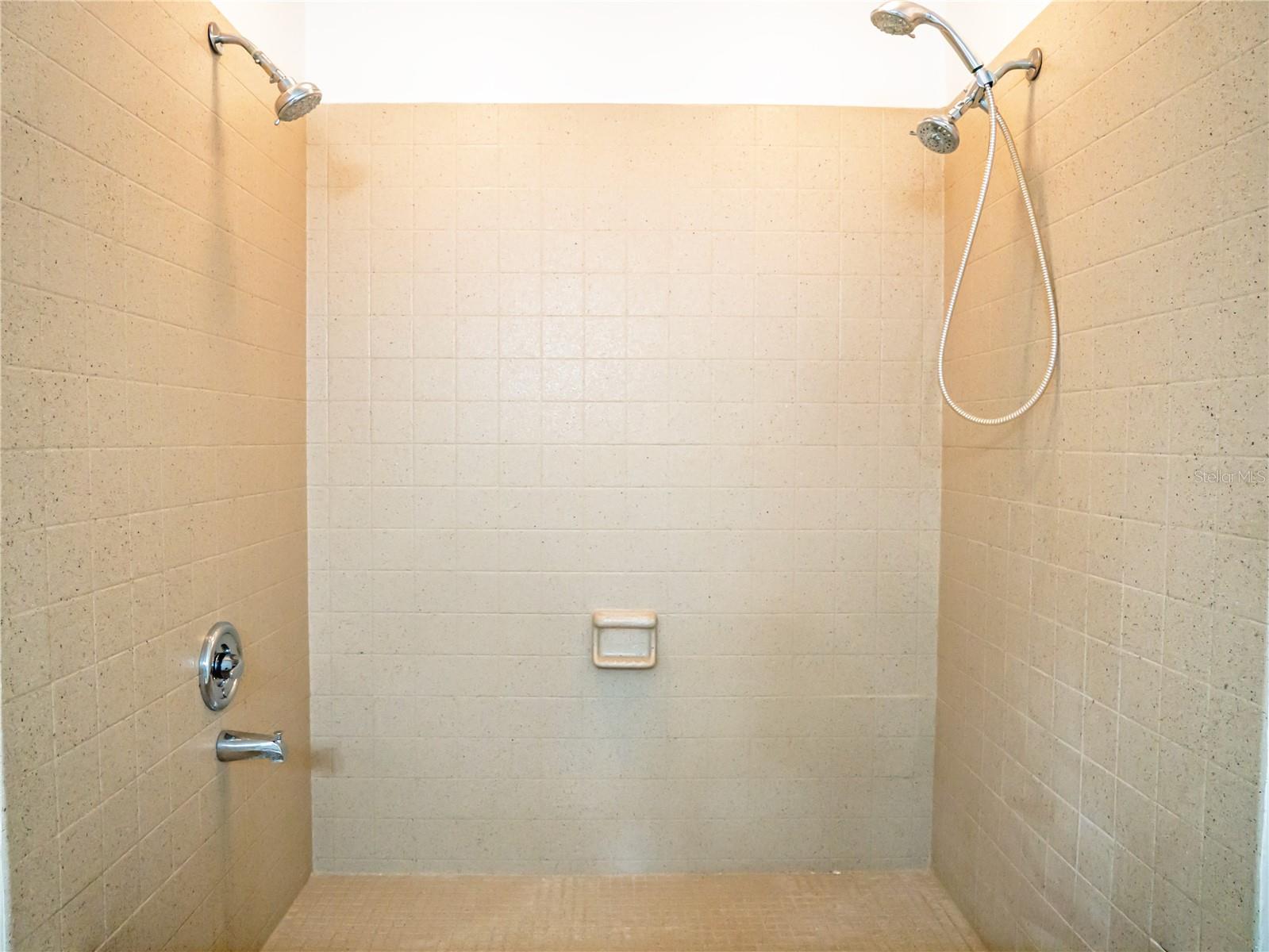 Image 19 of 37 For 325 17th Avenue Ne