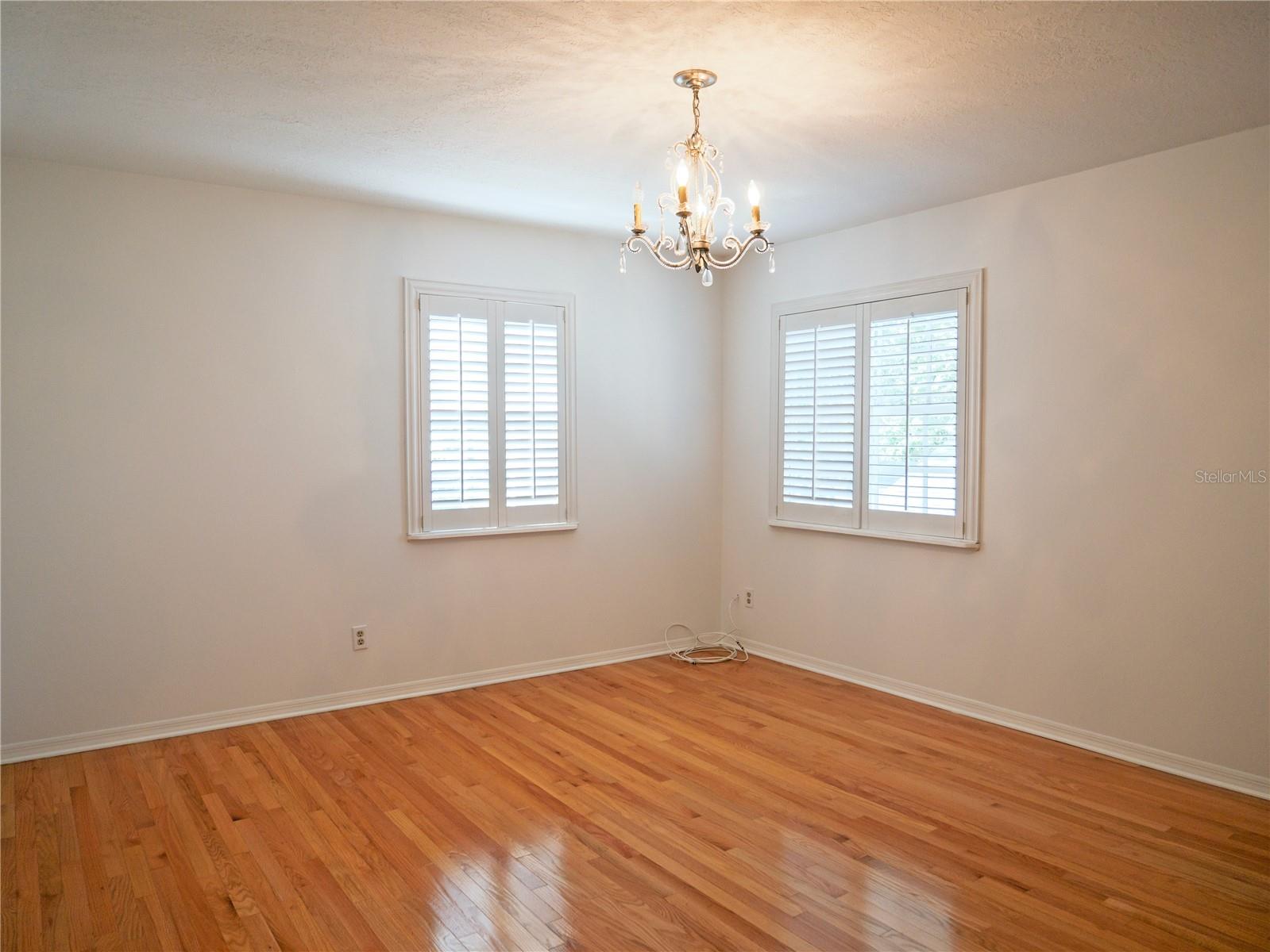 Image 21 of 37 For 325 17th Avenue Ne