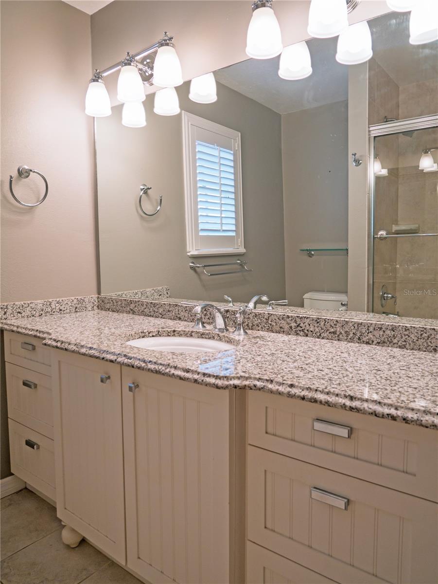 Image 23 of 37 For 325 17th Avenue Ne