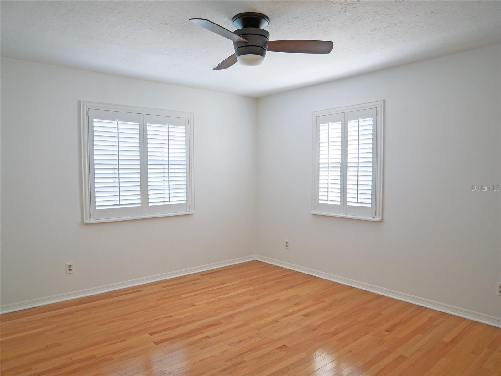 Image 25 of 37 For 325 17th Avenue Ne