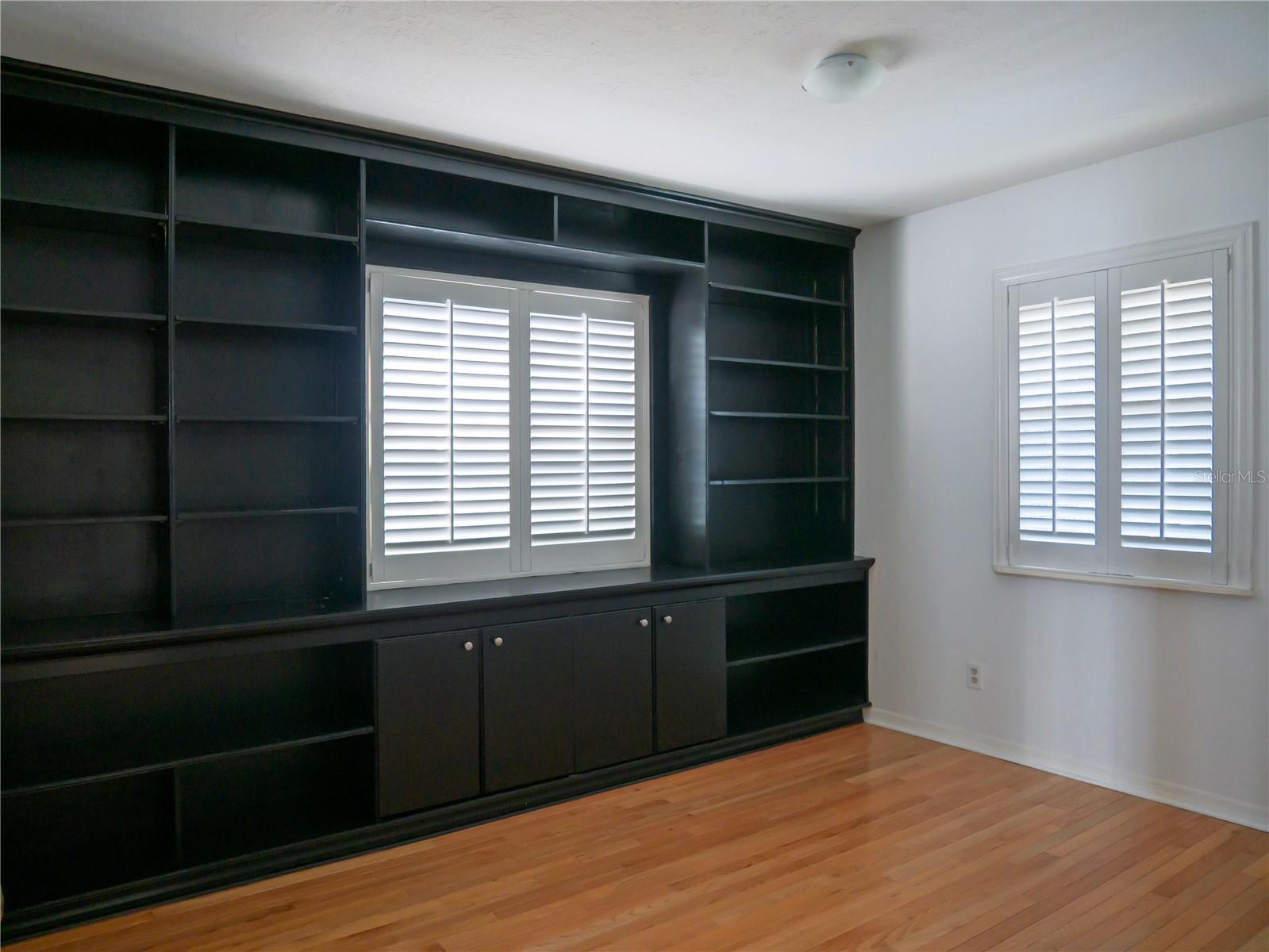 Image 26 of 37 For 325 17th Avenue Ne