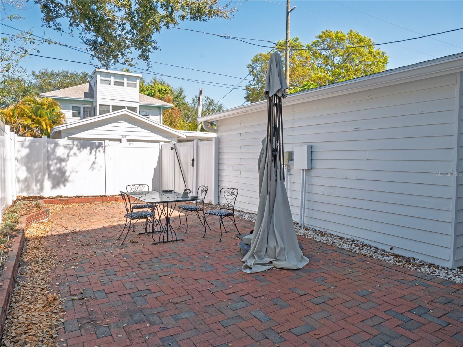 Image 30 of 37 For 325 17th Avenue Ne