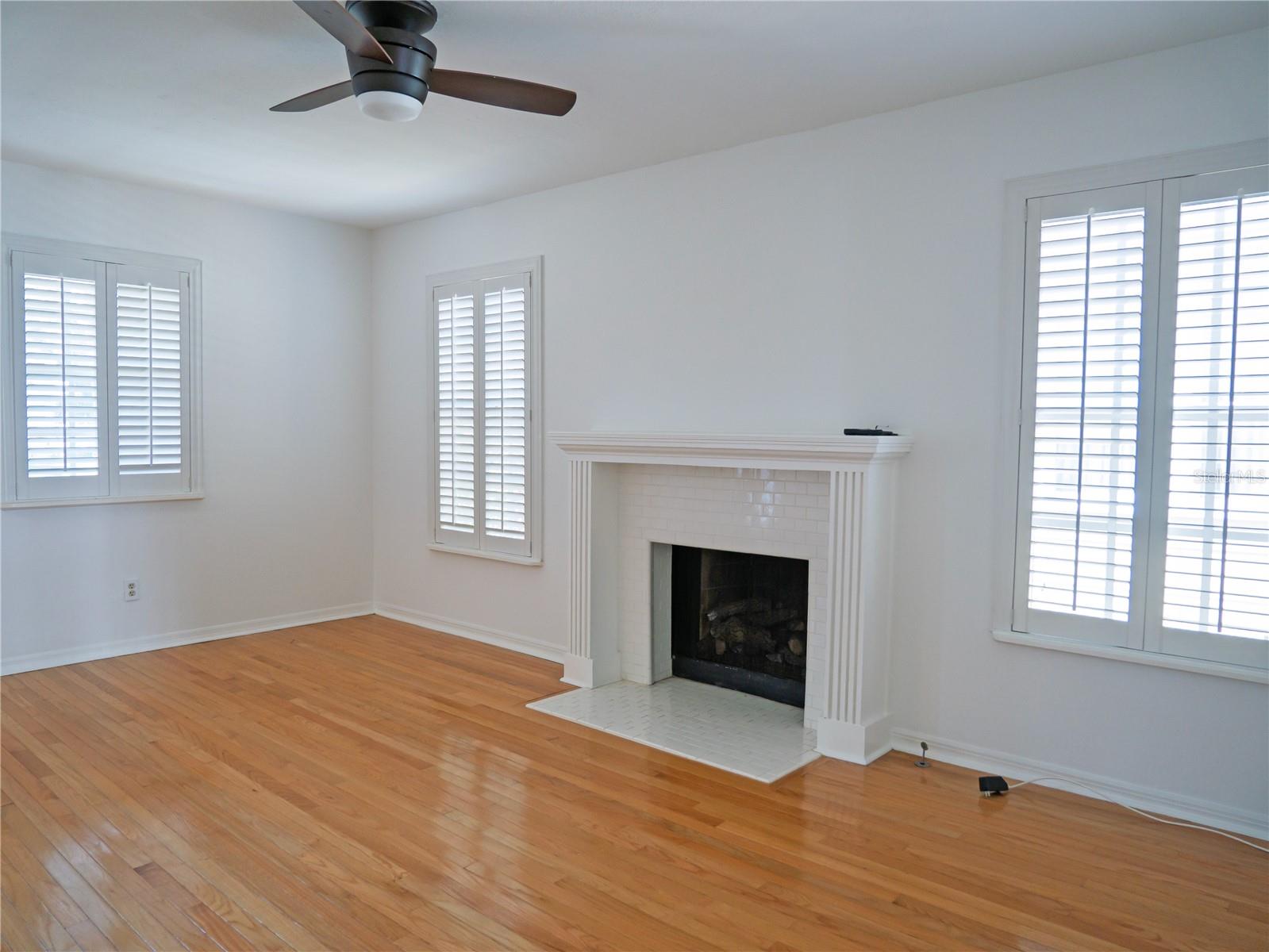 Image 5 of 37 For 325 17th Avenue Ne