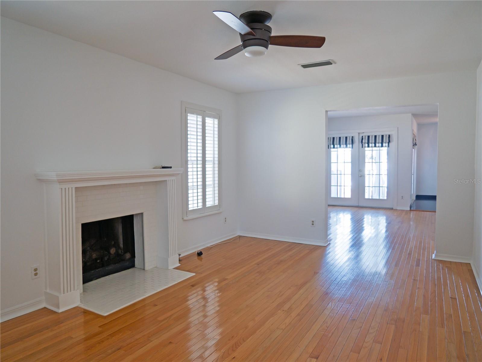 Image 6 of 37 For 325 17th Avenue Ne