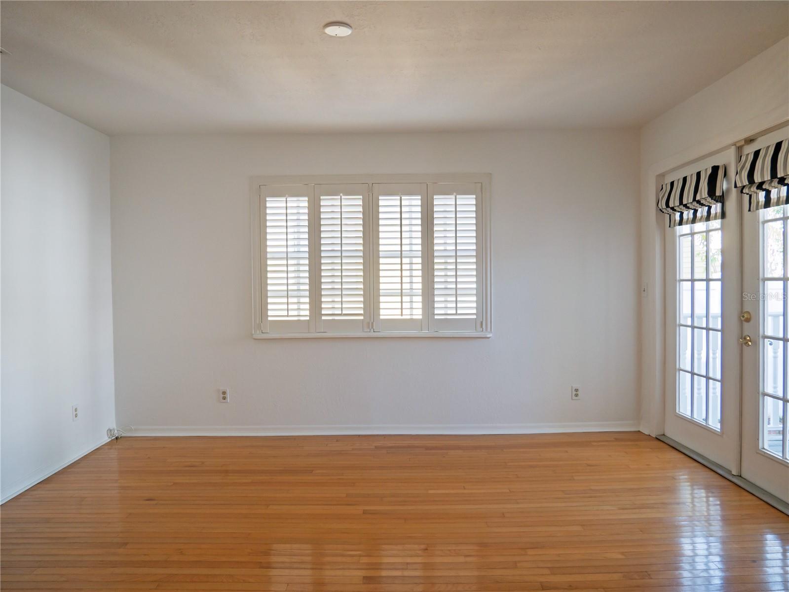 Image 9 of 37 For 325 17th Avenue Ne