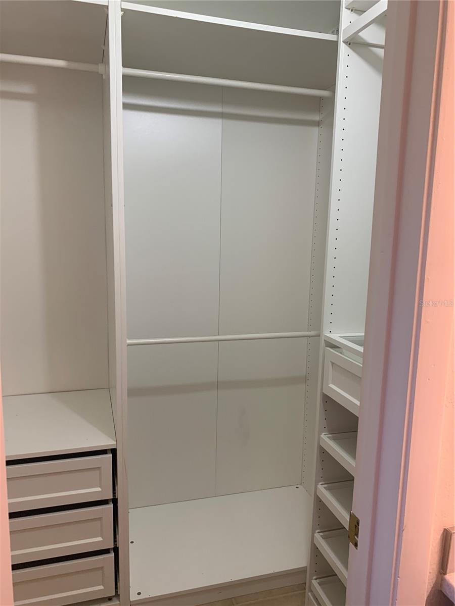 Image 22 of 26 For 1125 Pinellas Bayway S 205