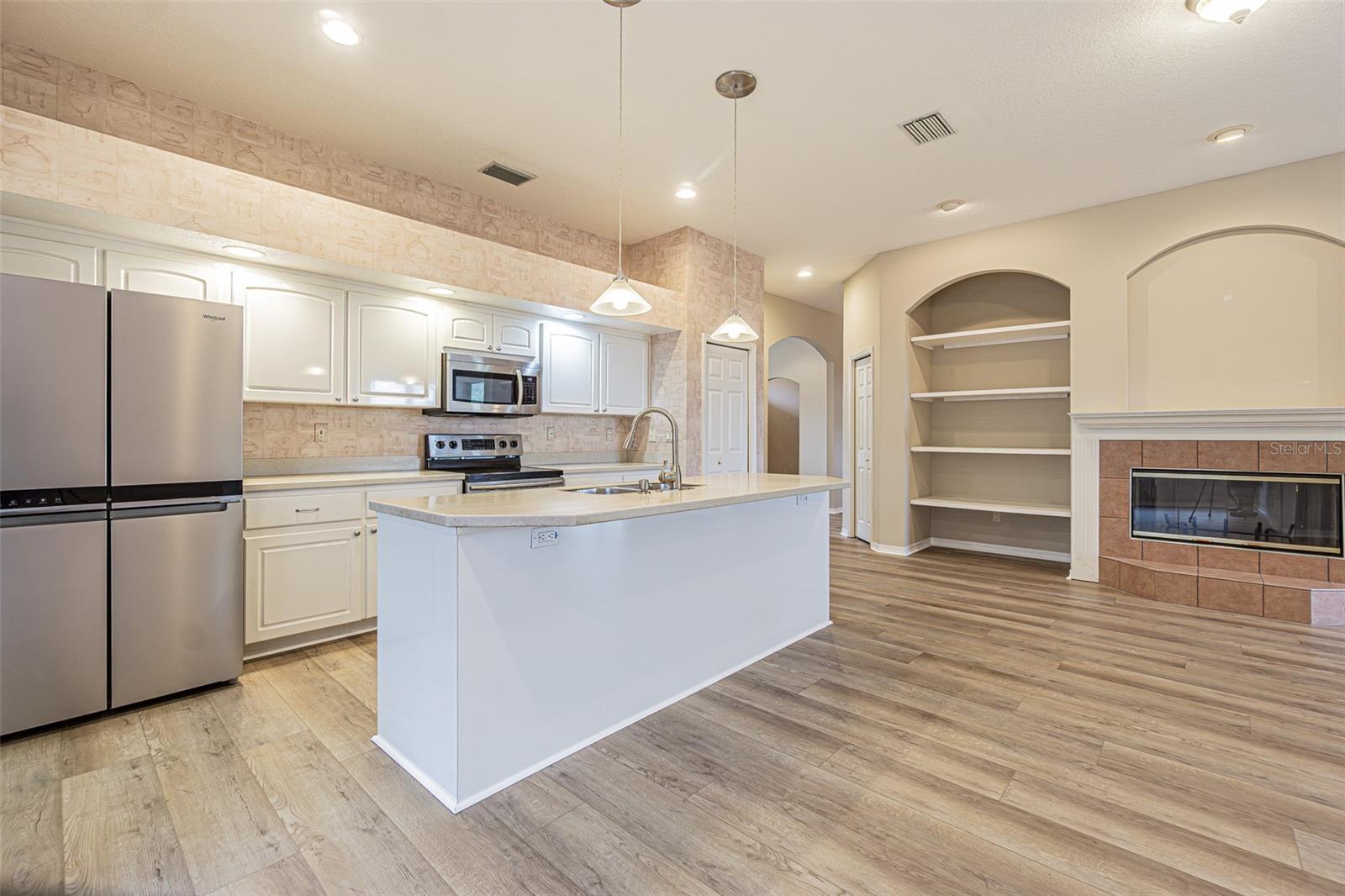 Image 3 of 38 For 12124 94th Way