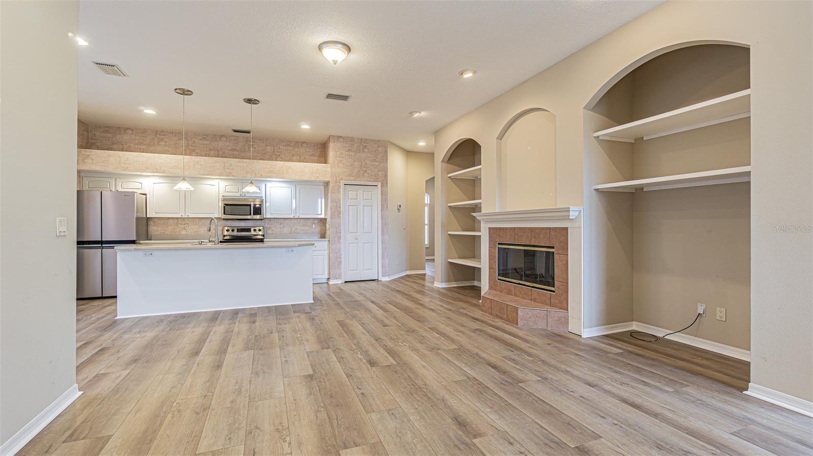 Image 5 of 38 For 12124 94th Way