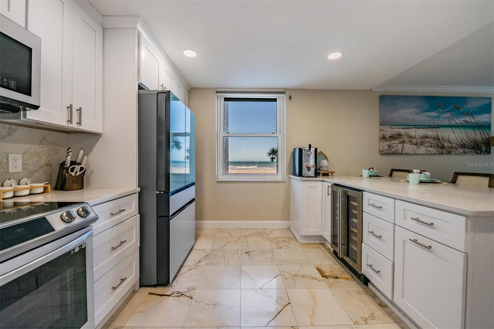 Listing photo id 9 for 1400 Gulf Boulevard 109