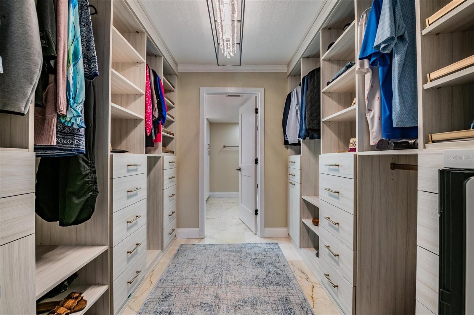 Listing photo id 17 for 1400 Gulf Boulevard 109