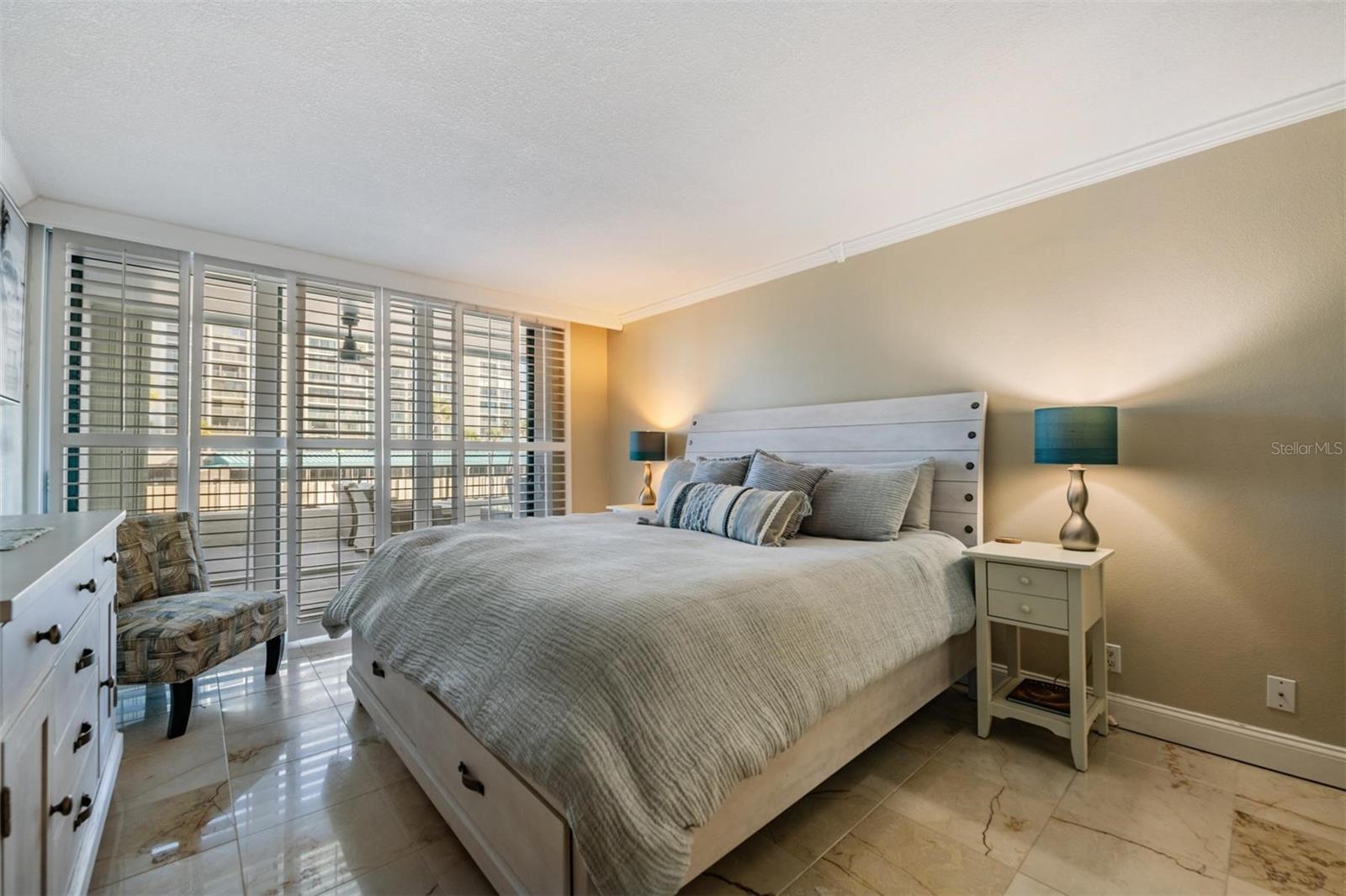 Listing photo id 23 for 1400 Gulf Boulevard 109