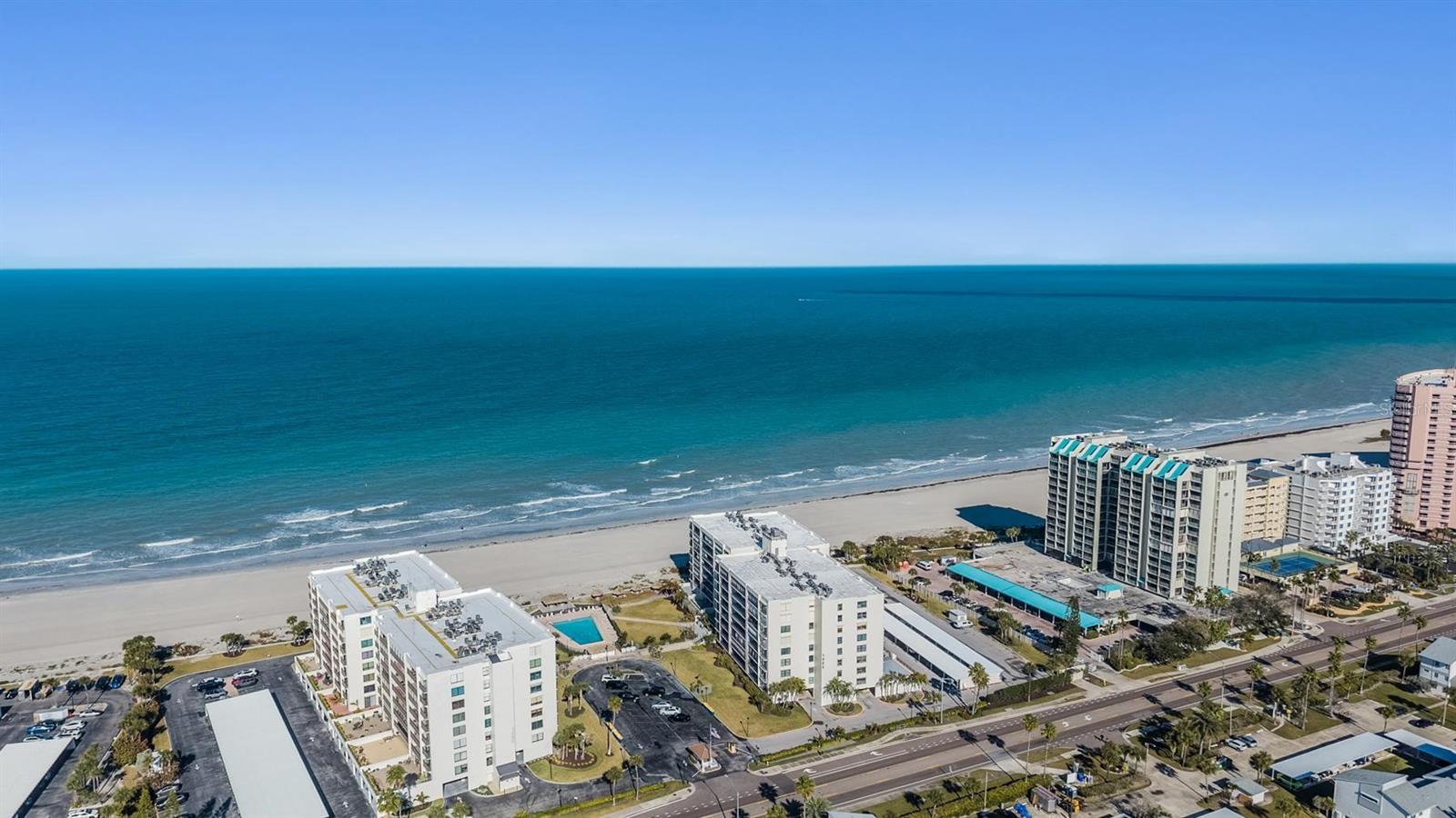 Listing photo id 39 for 1400 Gulf Boulevard 109
