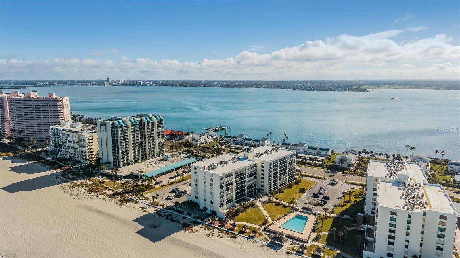 Listing photo id 40 for 1400 Gulf Boulevard 109