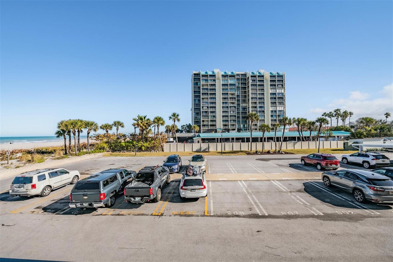 Listing photo id 44 for 1400 Gulf Boulevard 109