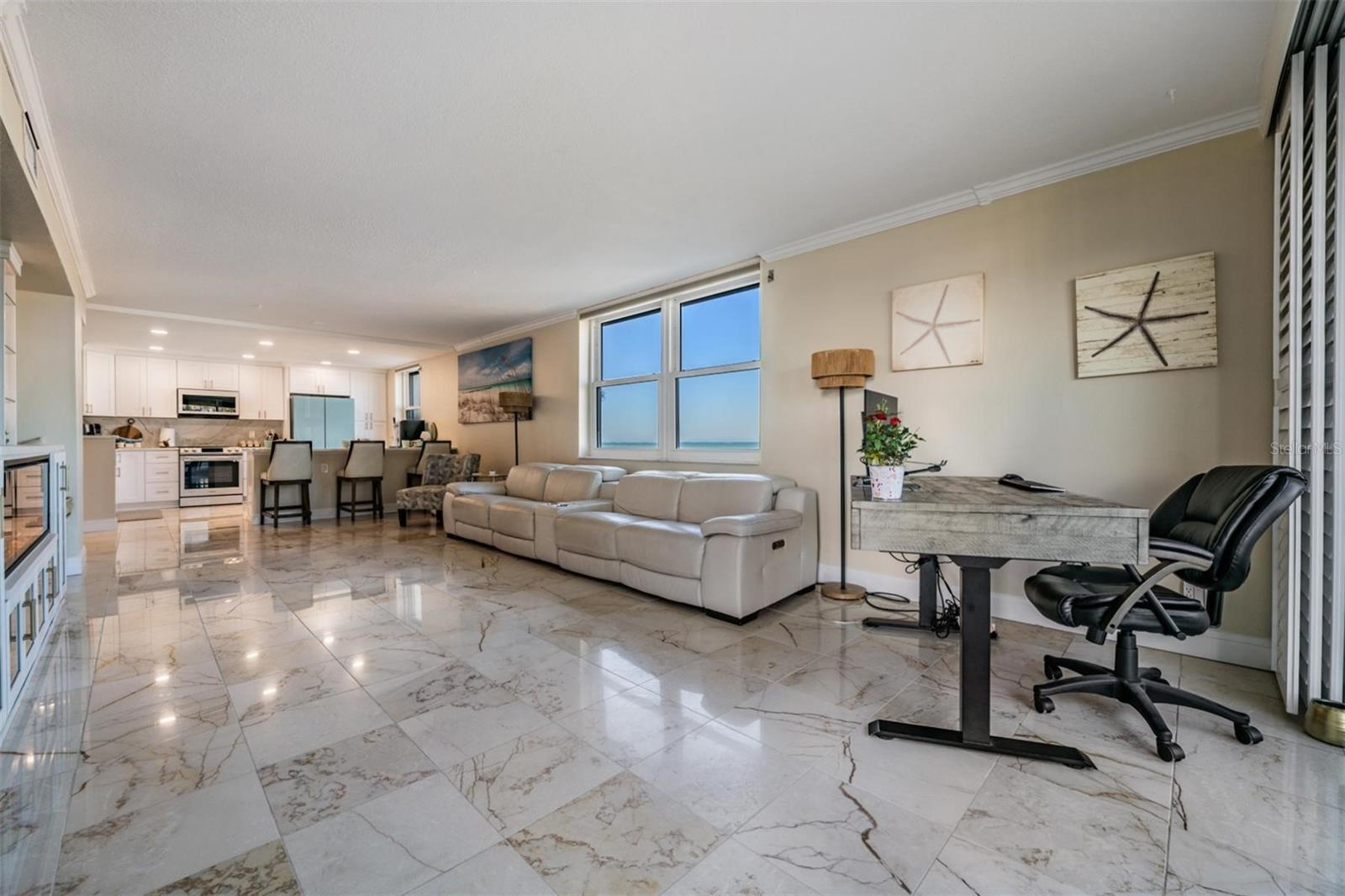 Listing photo id 3 for 1400 Gulf Boulevard 109
