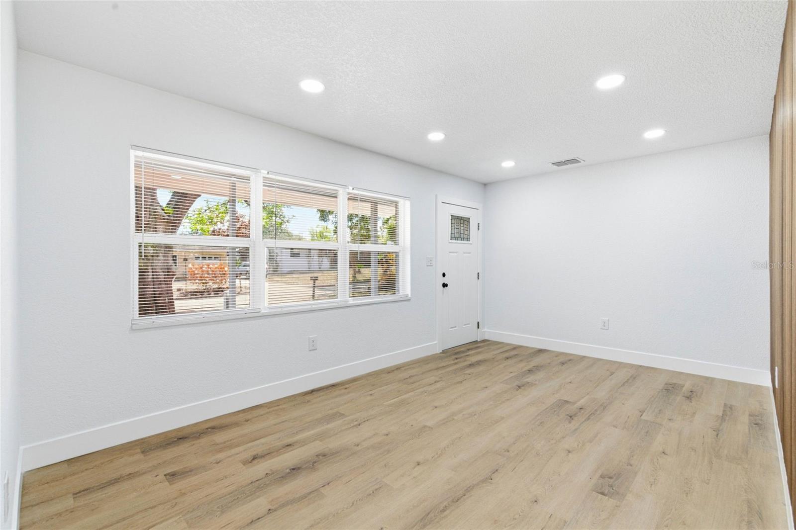 Image 15 of 58 For 304 Forest Park Avenue