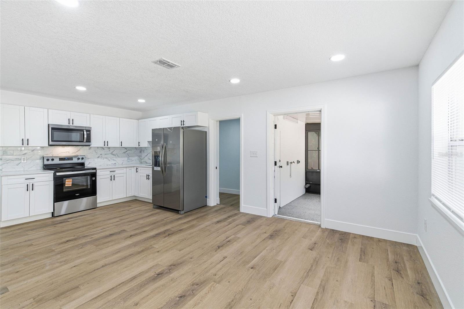 Image 21 of 58 For 304 Forest Park Avenue