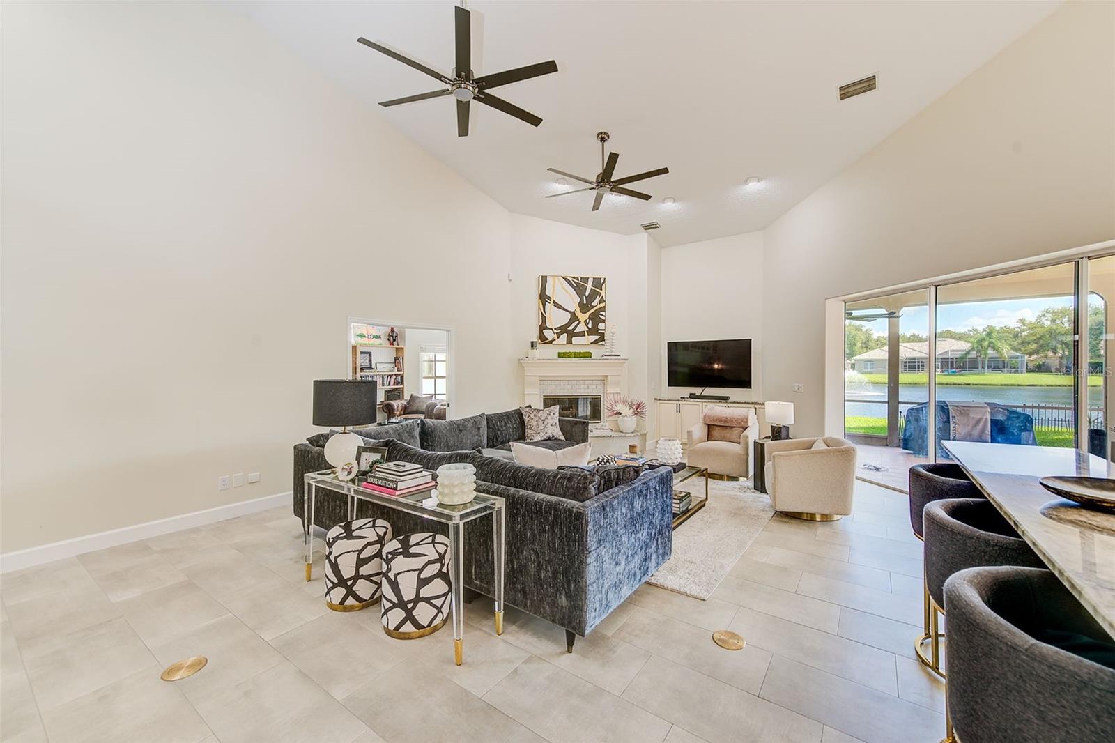 Image 14 of 76 For 7462 Watersilk Drive N