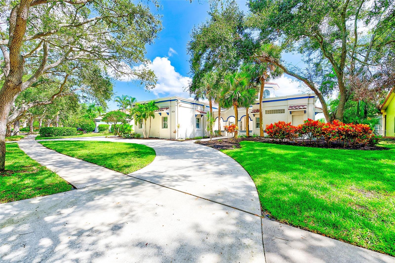 Image 39 of 76 For 7462 Watersilk Drive N