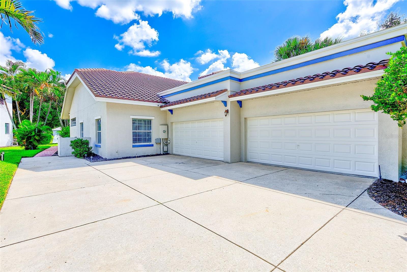 Image 8 of 76 For 7462 Watersilk Drive N