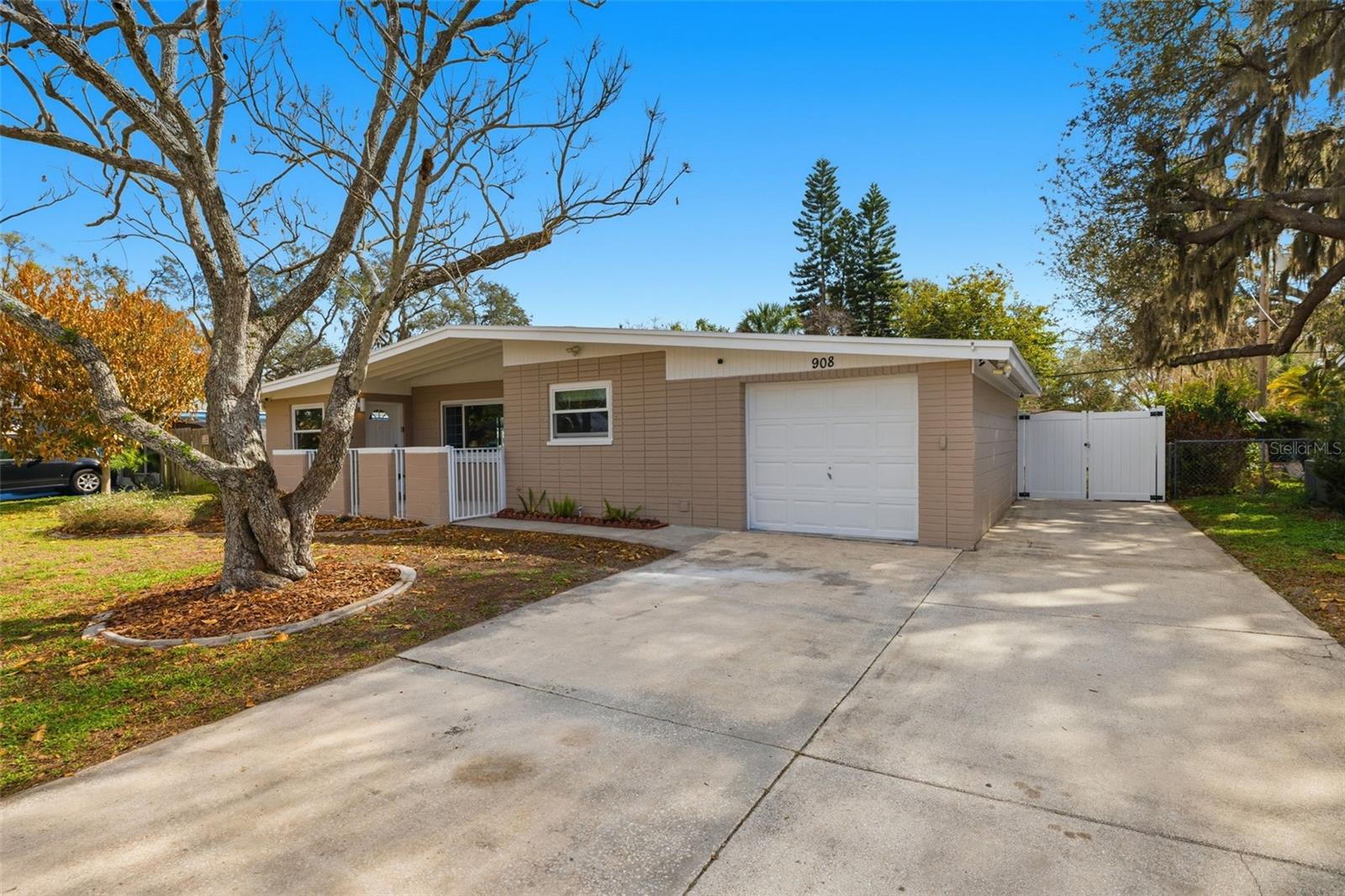 Details for 908 Hardy Drive, TAMPA, FL 33613