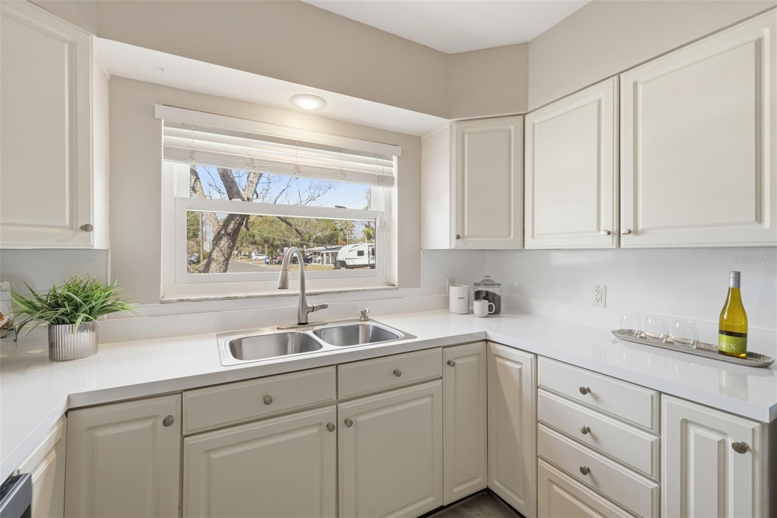 Image 17 of 47 For 908 Hardy Drive