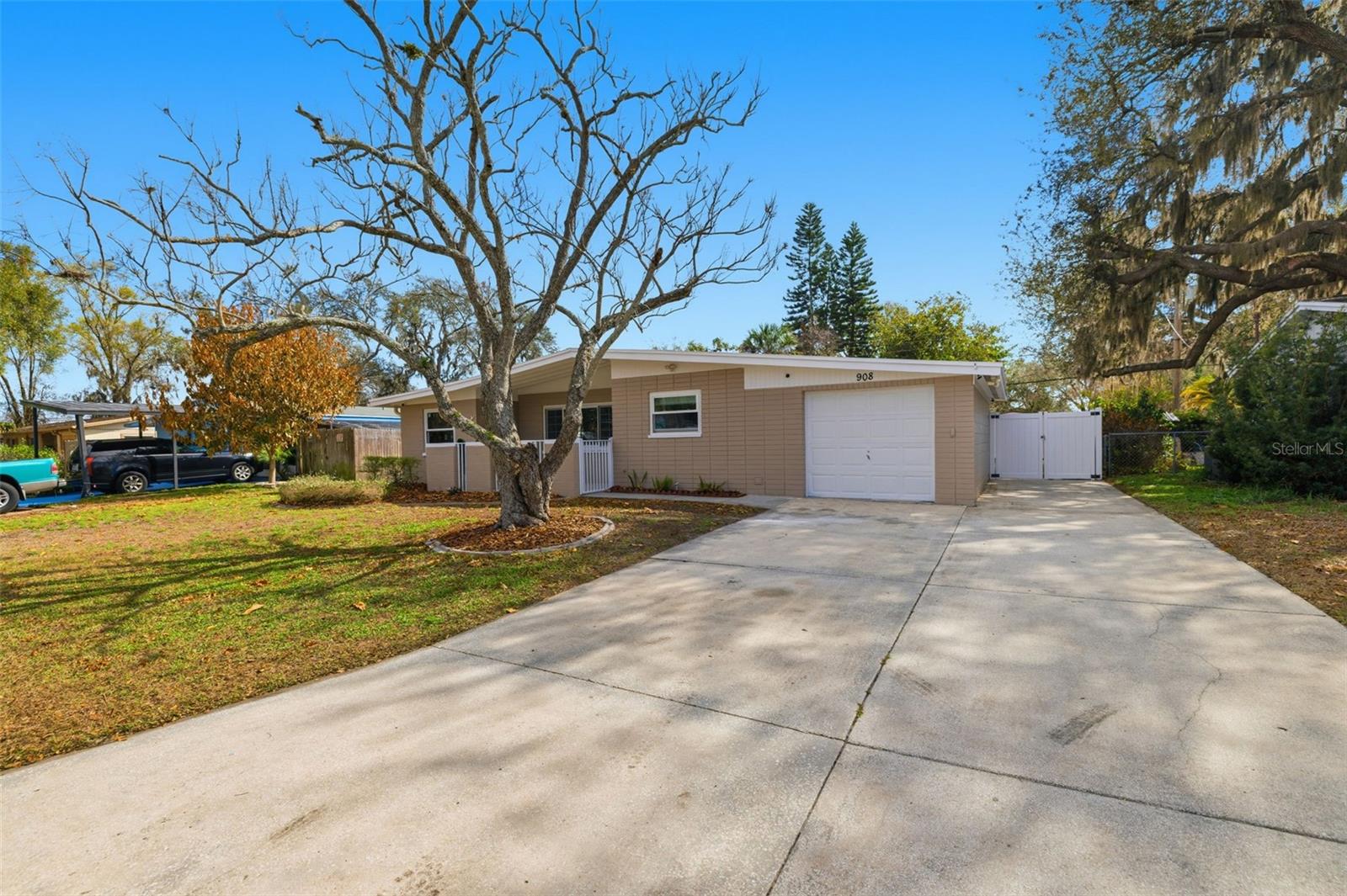 Image 2 of 47 For 908 Hardy Drive