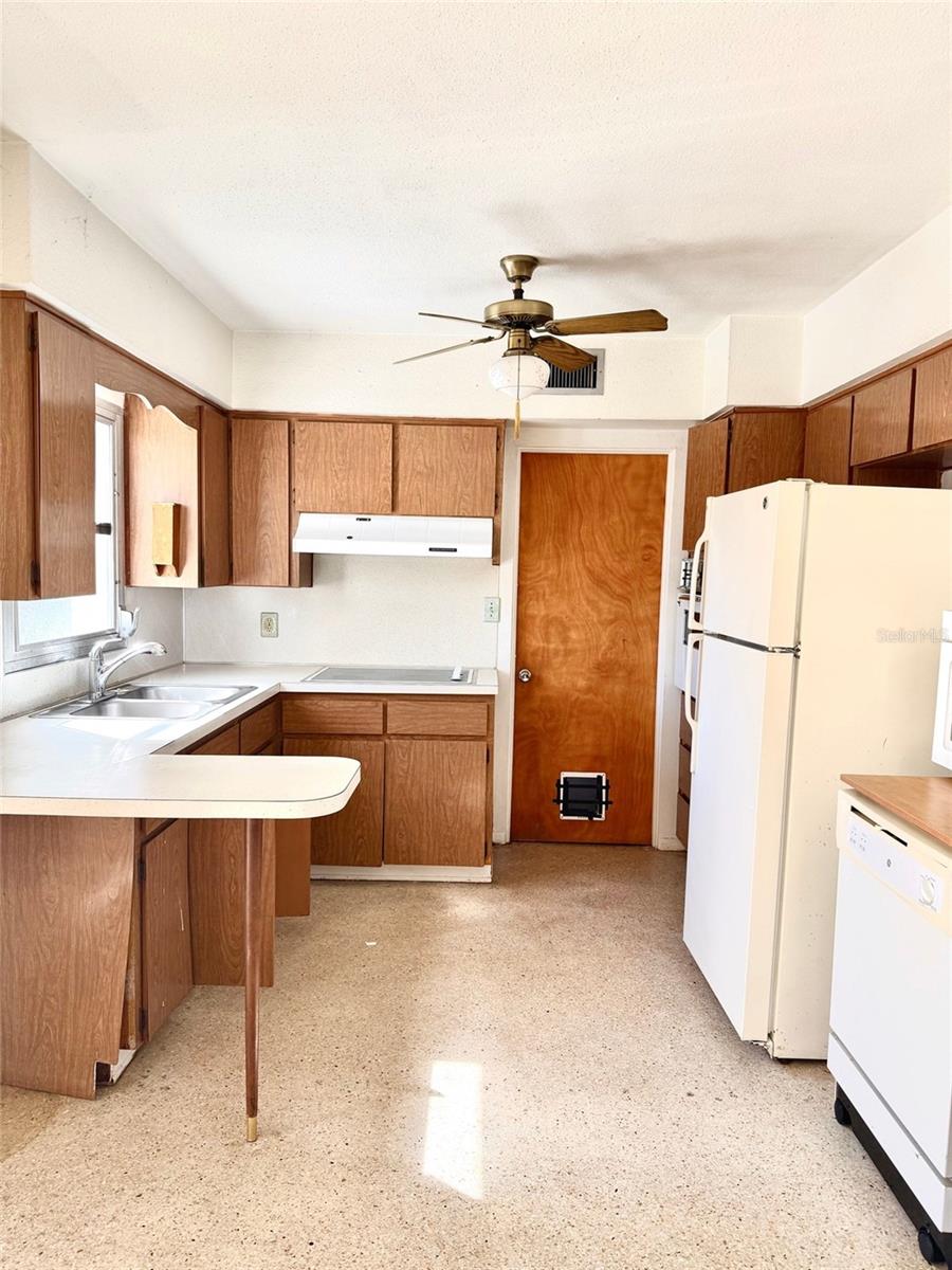 Image 4 of 9 For 2612 68th Avenue N