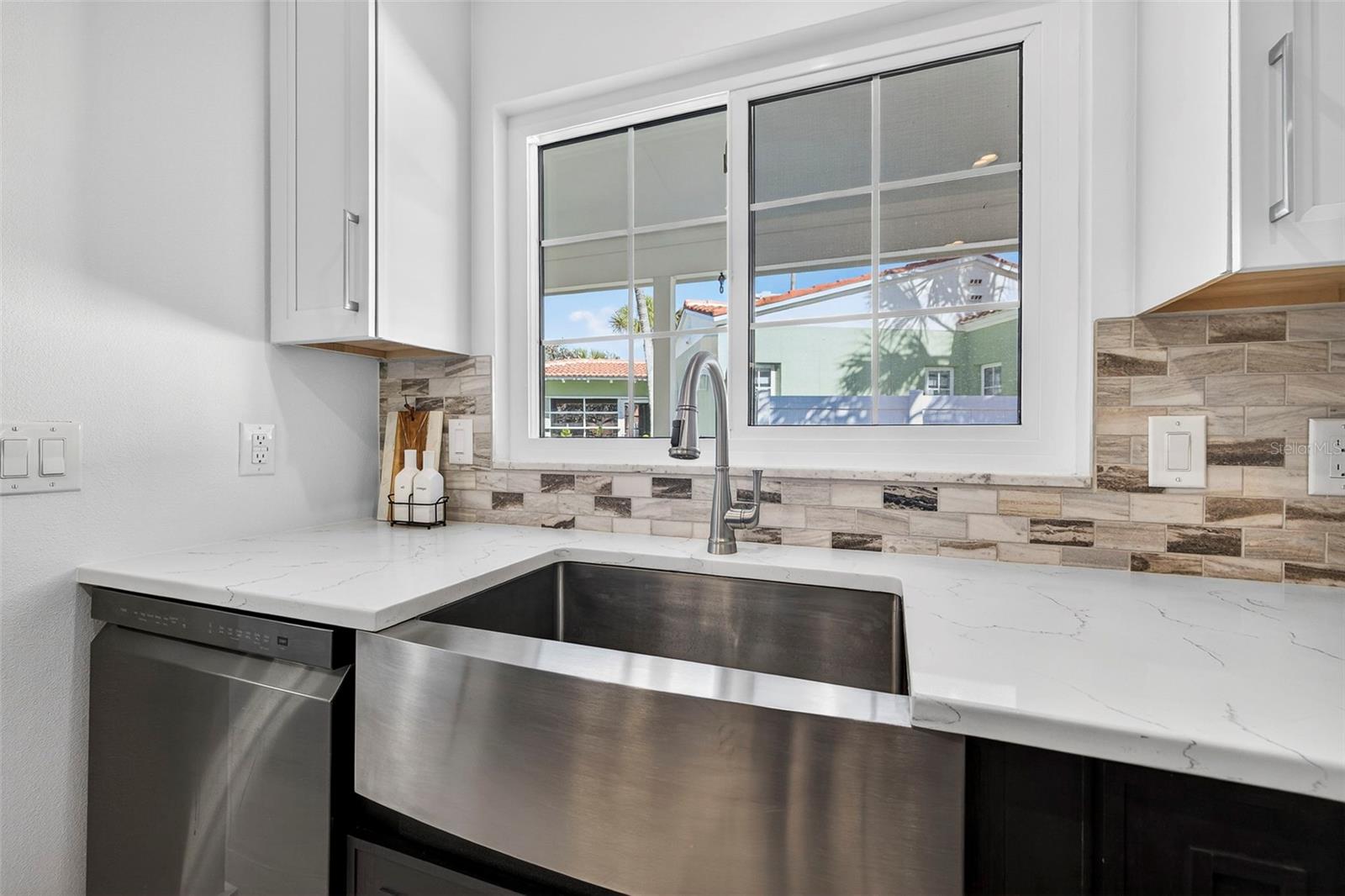 Image 15 of 44 For 16611 Gulf Boulevard